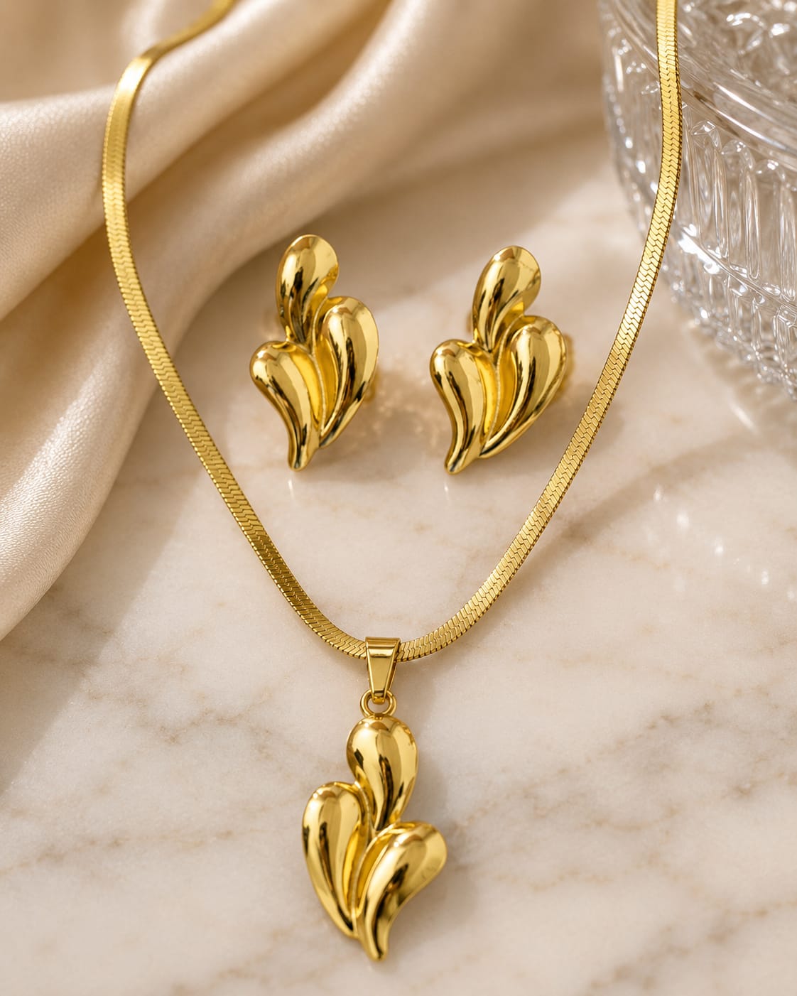 Golden Heart Pendant Set