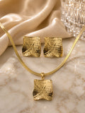 Golden Textured Pendant Set