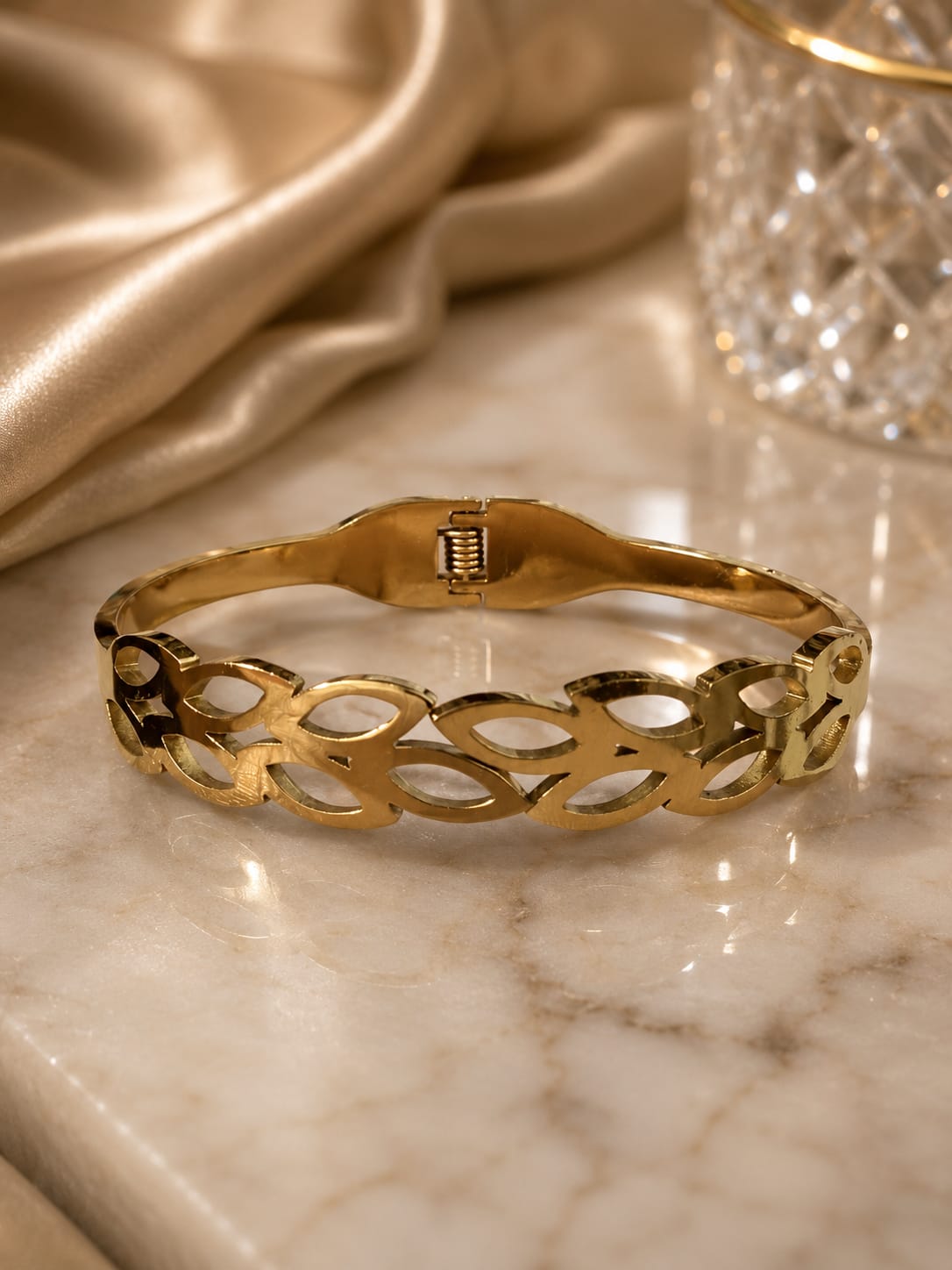 Golden Leaf Link Bracelet