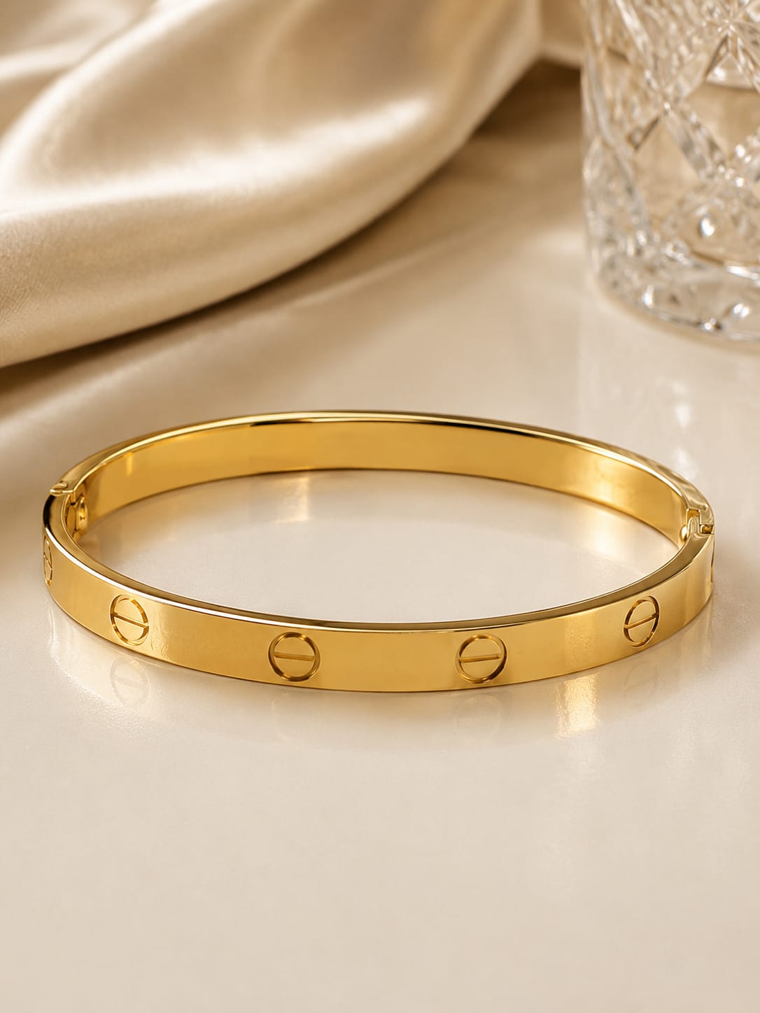 Luxe Screw Gold Bracelet